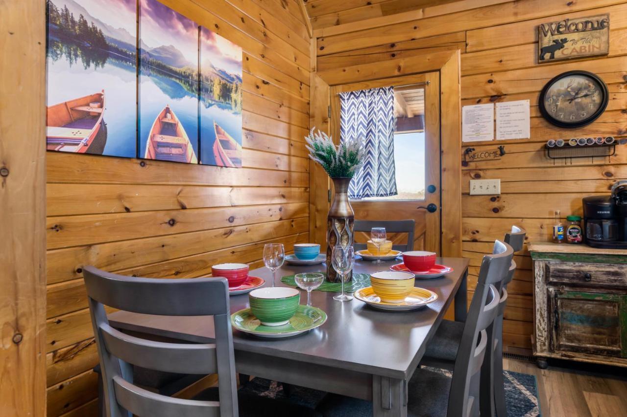 Serenity, A Rustic Log Cabin Retreat Sevierville Esterno foto