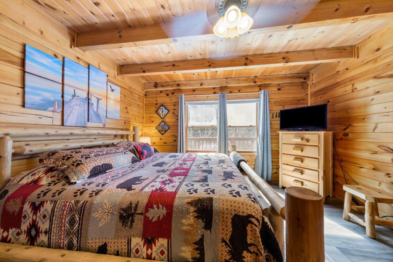Serenity, A Rustic Log Cabin Retreat Sevierville Esterno foto