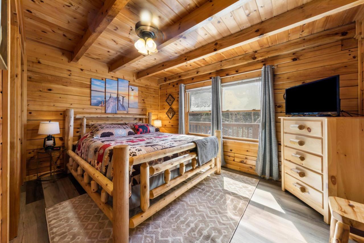 Serenity, A Rustic Log Cabin Retreat Sevierville Esterno foto
