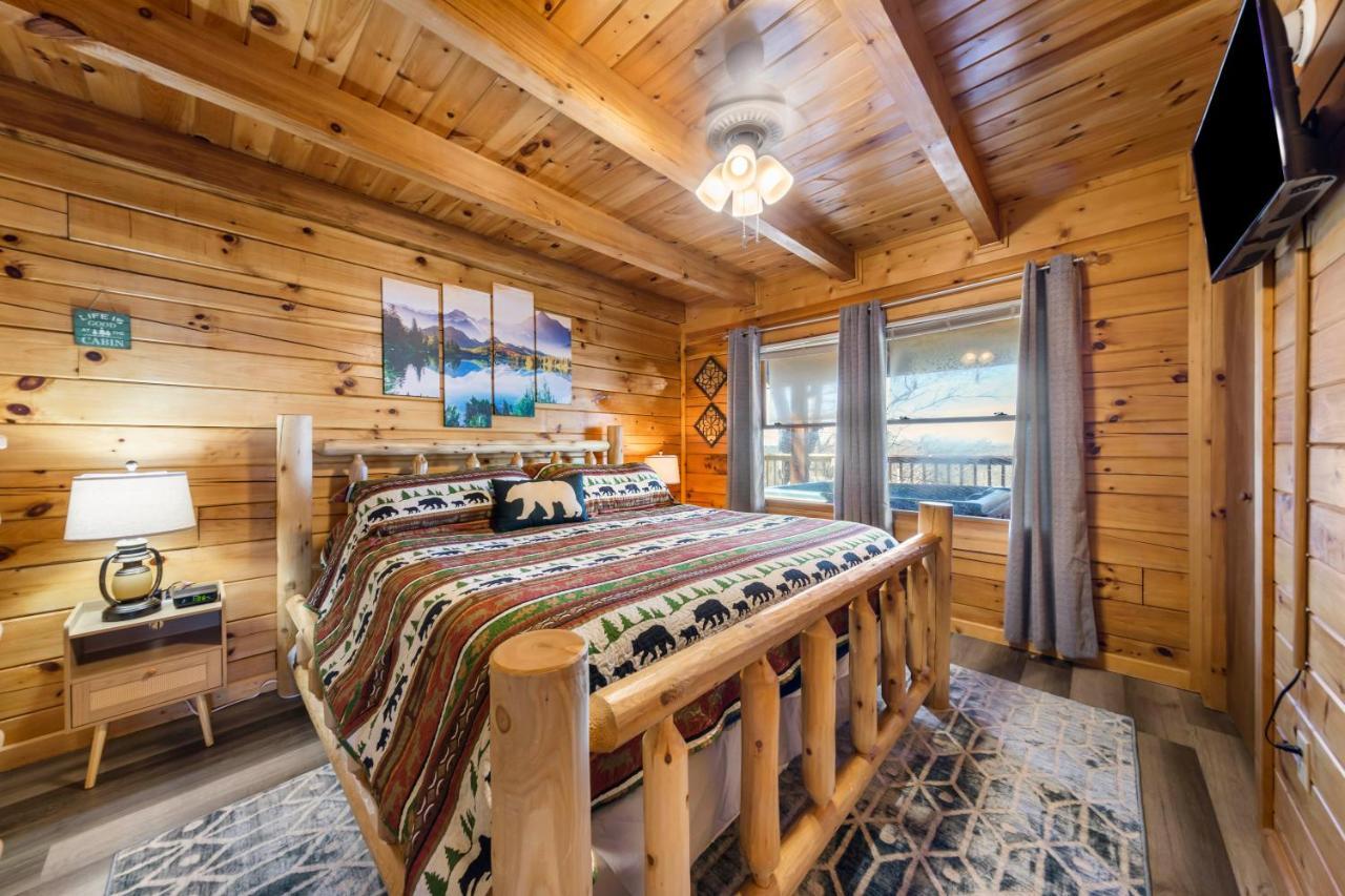Serenity, A Rustic Log Cabin Retreat Sevierville Esterno foto