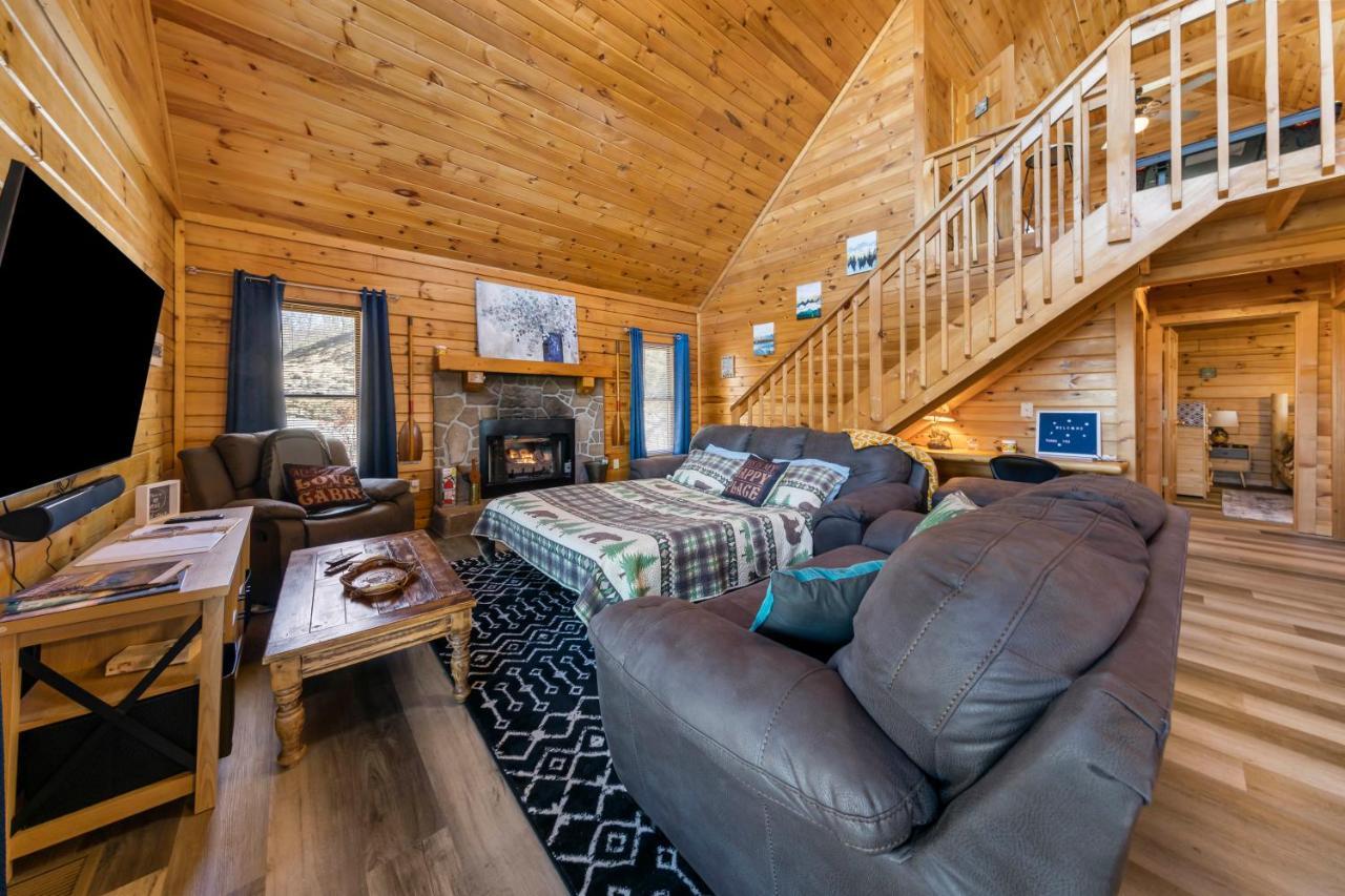 Serenity, A Rustic Log Cabin Retreat Sevierville Esterno foto